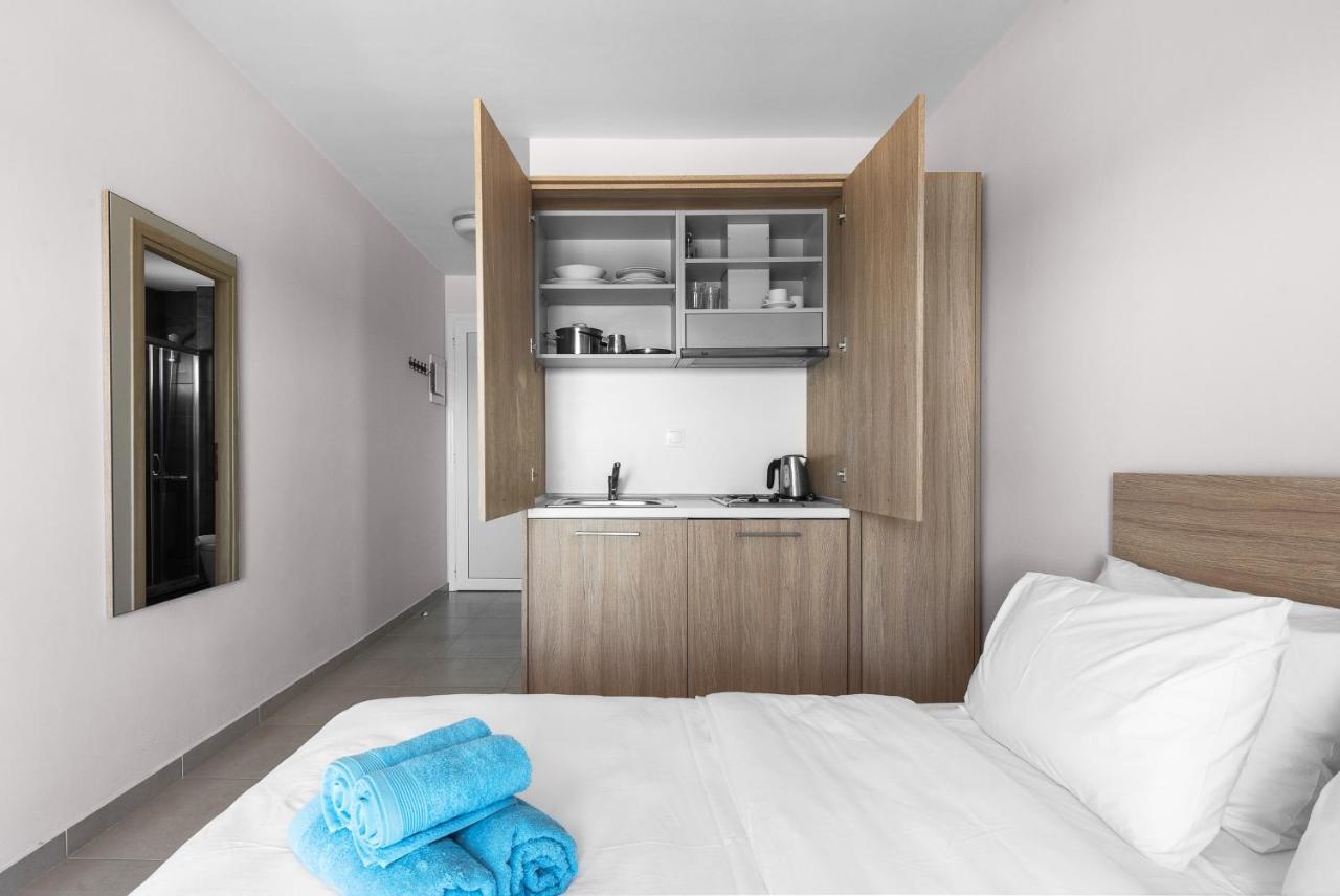 Appartamento Blue Flag, Nilie Hospitality Mgmt Olympiakí Aktí Esterno foto